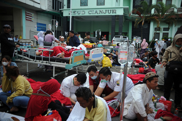 Động đất ở Indonesia: Ít nhất 56 người chết, 700 người bị thương, con số vẫn tiếp tục tăng - Ảnh 1.