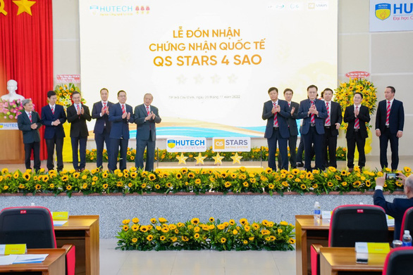 HUTECH đạt chứng nhận quốc tế QS Stars 4 Sao - Ảnh 1.