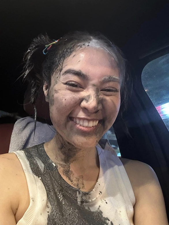 Ảnh vui sao Việt 24-11: Jennifer Phạm bé nhỏ trong vòng tay con trai Bảo Nam - Ảnh 4. Ảnh vui sao Việt 24-11: Jennifer Phạm bé nhỏ trong vòng tay con trai Bảo Nam - Ảnh 4.