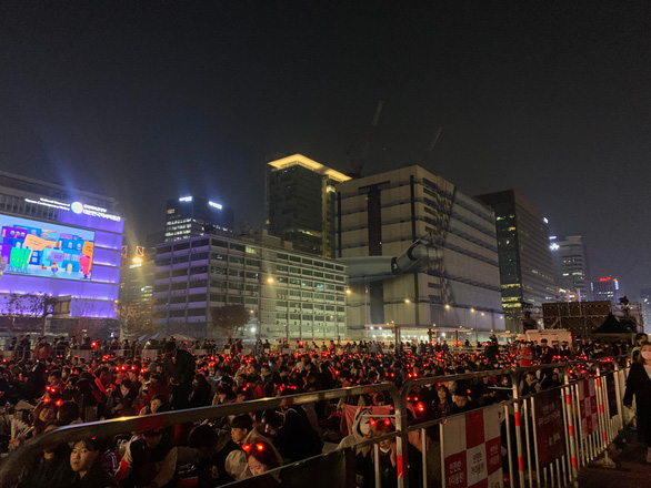 Xem bóng đá cùng người Hàn trên quảng trường lớn ở Seoul - Ảnh 3.