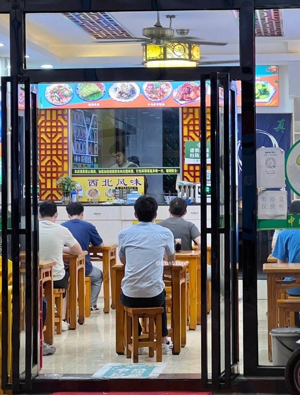 Ảnh vui 25-11: Bồ Đào Nha thắng, ai tên Ronaldo được lấy ráy tai miễn phí - Ảnh 5. Ảnh vui 25-11: Bồ Đào Nha thắng, ai tên Ronaldo được lấy ráy tai miễn phí - Ảnh 5.
