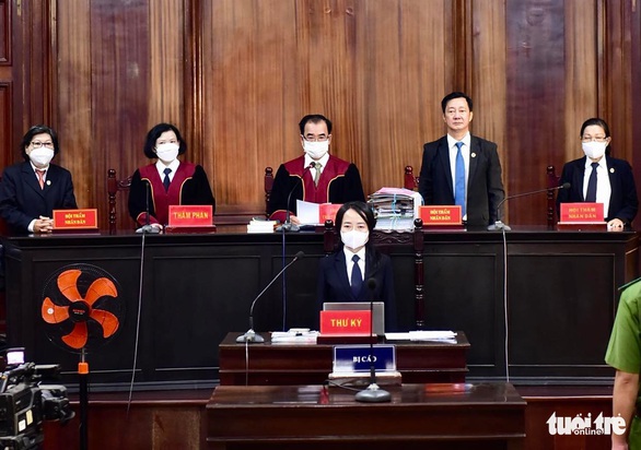 Xét xử vụ bé gái 8 tuổi bị bạo hành đến chết: Mẹ ruột xin vắng mặt vì lý do sức khỏe - Ảnh 1. Xét xử vụ bé gái 8 tuổi bị bạo hành đến chết: Mẹ ruột xin vắng mặt vì lý do sức khỏe - Ảnh 1.