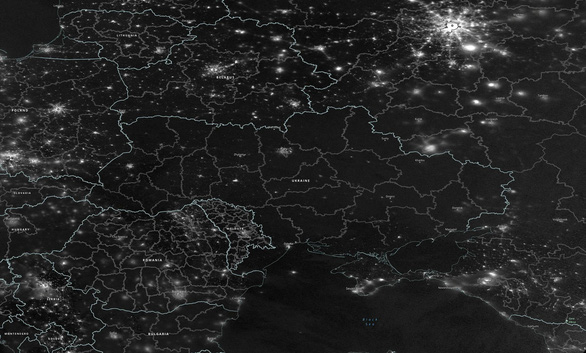 Ukraine tắt ngúm sau những trận không kích của Nga - Ảnh 1.