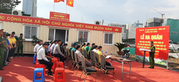 Đặt văn phòng an ninh trật tự xử lý hàng rong, vẽ bậy khu vực nóc hầm Thủ Thiêm - Ảnh 1.