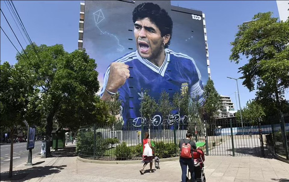 HLV Scaloni kêu gọi tuyển Argentina quyết chiến vì Maradona ở trên trời đang dõi theo chúng ta - Ảnh 1.