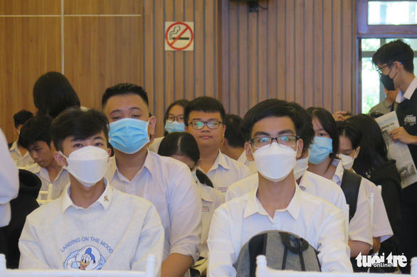 75 suất học bổng Tiếp sức đến trường trao tặng tân sinh viên Khánh Hòa, Ninh Thuận, Bình Định - Ảnh 1.