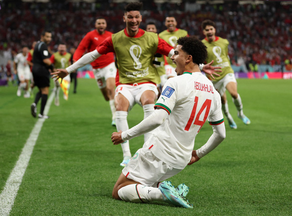 Morocco bất ngờ đánh bại tuyển Bỉ - Ảnh 1.