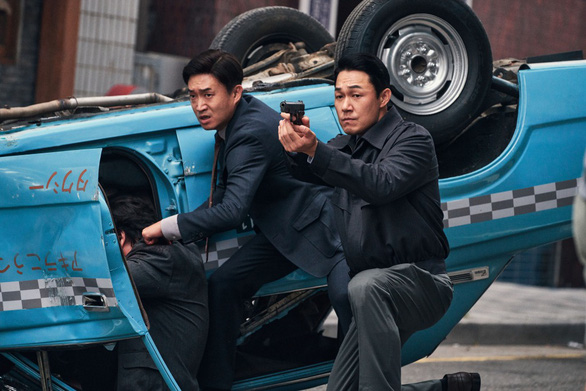 Dàn cameo ‘có tiền không mời nổi’ xuất hiện trong phim đầu tay của Lee Jung Jae - Ảnh 4.