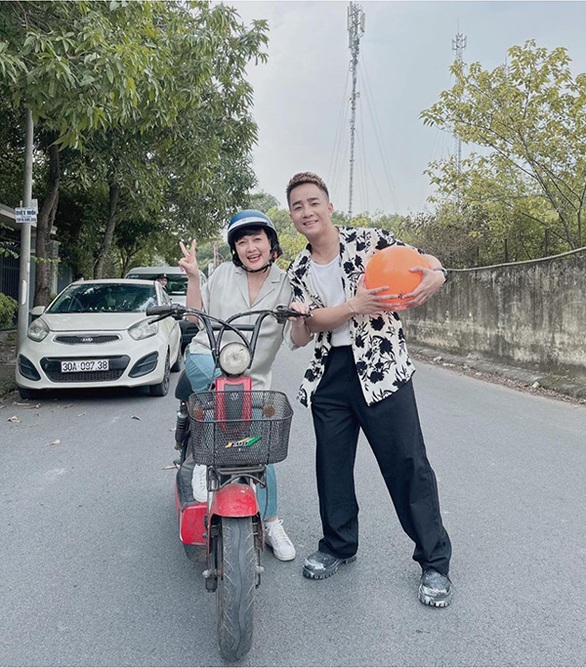 Ảnh vui sao Việt 27-11: Bố con Mạnh Trường cosplay ảnh Ronaldo, Messi - Ảnh 10. Ảnh vui sao Việt 27-11: Bố con Mạnh Trường cosplay ảnh Ronaldo, Messi - Ảnh 10.