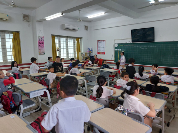 Học sinh iSchool Nha Trang đã trở lại trường sau vụ ngộ độc - Ảnh 4.