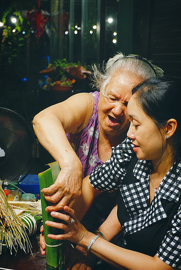 Má lên lịch gói bánh làm cả nhà mừng rơn - Ảnh 1.