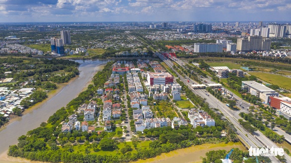 Viện Kiểm sát đề nghị tòa xác định lại thất thoát trong vụ bán rẻ dự án Phước Kiển, Ven Sông - Ảnh 1. Viện Kiểm sát đề nghị tòa xác định lại thất thoát trong vụ bán rẻ dự án Phước Kiển, Ven Sông - Ảnh 1.