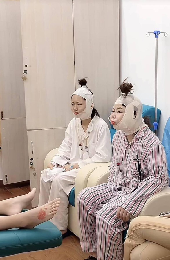 Ảnh vui 1-12: Mẹ trẻ mượn tay con trai cưng để mua hàng online - Ảnh 3. Ảnh vui 1-12: Mẹ trẻ mượn tay con trai cưng để mua hàng online - Ảnh 3.