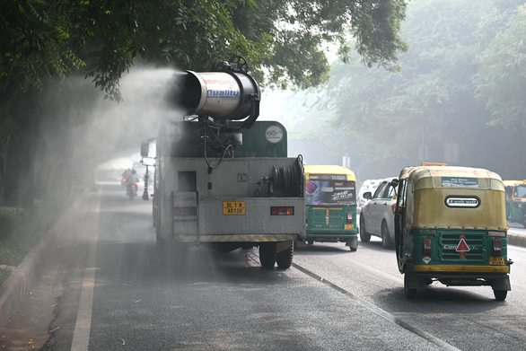 Hình ảnh thủ đô Ấn Độ chìm trong khói bụi ô nhiễm - Ảnh 5.