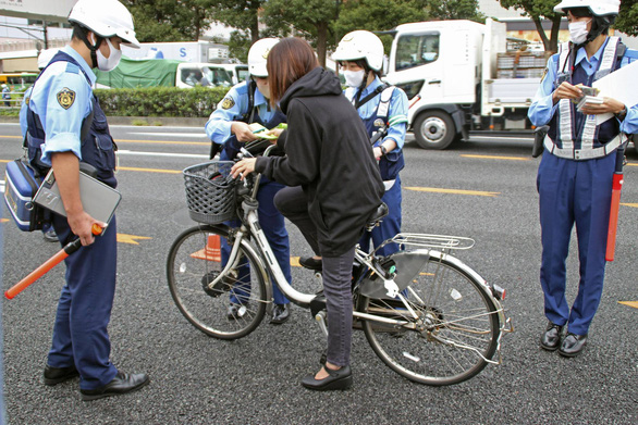 Tokyo tăng mức phạt với lỗi vi phạm giao thông khi đi xe đạp - Ảnh 1.