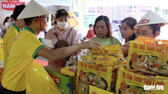 200 gian hàng hội chợ Tôn vinh hàng Việt Nam sẵn sàng đón khách - Ảnh 3.