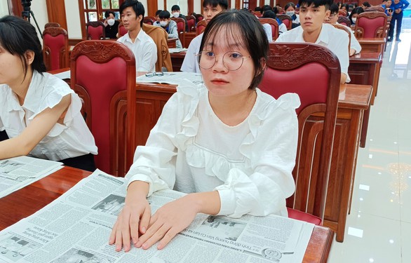 Biết mình được nhận học bổng Tiếp sức đến trường, hai anh em đã ôm nhau nhảy cẫng - Ảnh 4.
