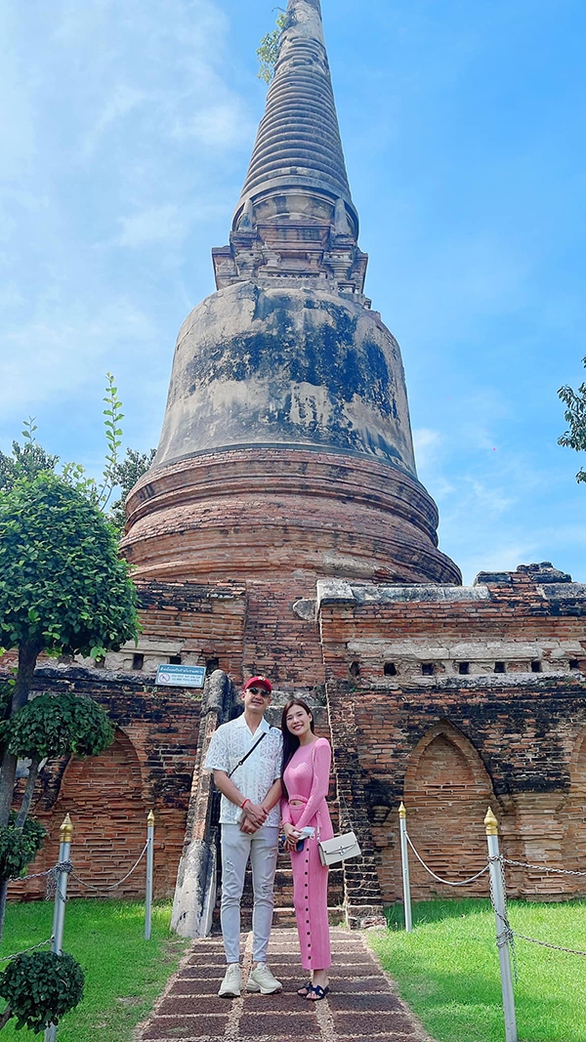 Ảnh vui sao Việt 12-12: Thủy Tiên trổ tài cắm hoa - Ảnh 9. Ảnh vui sao Việt 12-12: Thủy Tiên trổ tài cắm hoa - Ảnh 9.