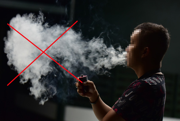 Nên cấm toàn bộ thuốc lá thế hệ mới - Ảnh 1.