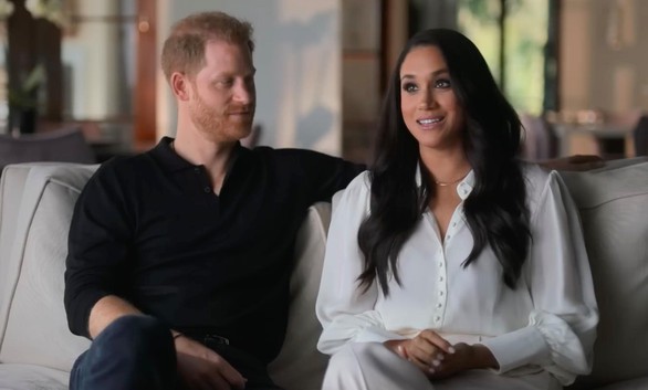 Vợ chồng Harry và Meghan tiếp tục gây bão với loạt tiết lộ trong phim tài liệu - Ảnh 1. Vợ chồng Harry và Meghan tiếp tục gây bão với loạt tiết lộ trong phim tài liệu - Ảnh 1.