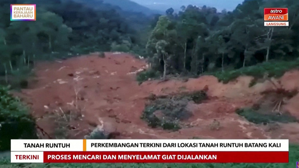 12 người chết, 22 người mất tích vì sạt lở đất ở Malaysia - Ảnh 2.