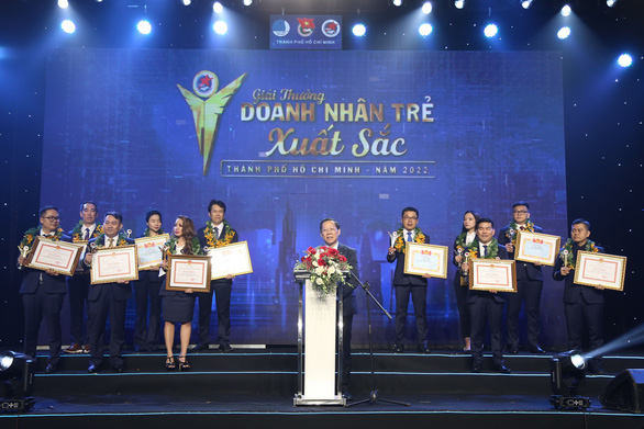 Vinh danh Doanh nhân trẻ xuất sắc, Doanh nhân trẻ tiêu biểu TP.HCM 2022 - Ảnh 2.