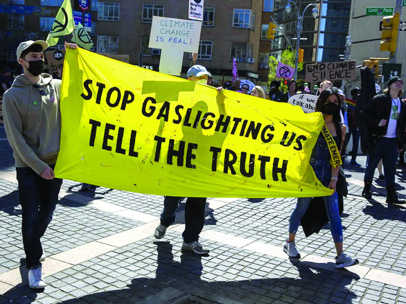 Gaslighting - Từ của năm 2022:  ai thao túng ai, và thao túng thế nào? - Ảnh 1.