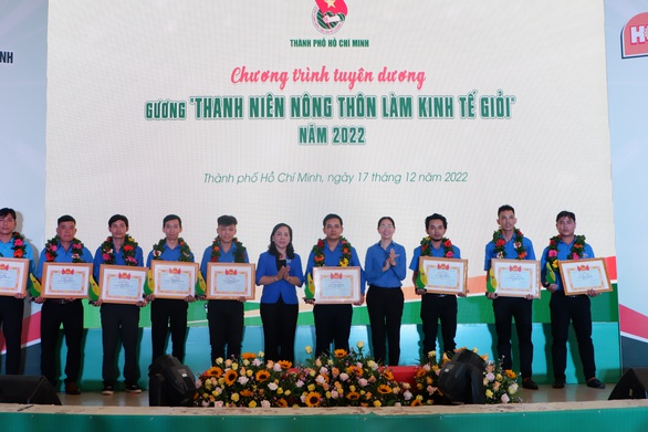Hoa của đất tuyên dương thanh niên nông thôn làm kinh tế giỏi - Ảnh 1. Hoa của đất tuyên dương thanh niên nông thôn làm kinh tế giỏi - Ảnh 1.
