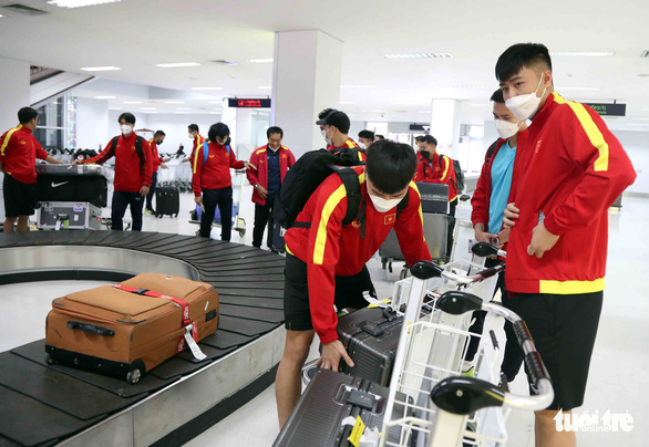 Đội tuyển Việt Nam đã đến Lào, sẵn sàng AFF Cup 2022 - Ảnh 3.