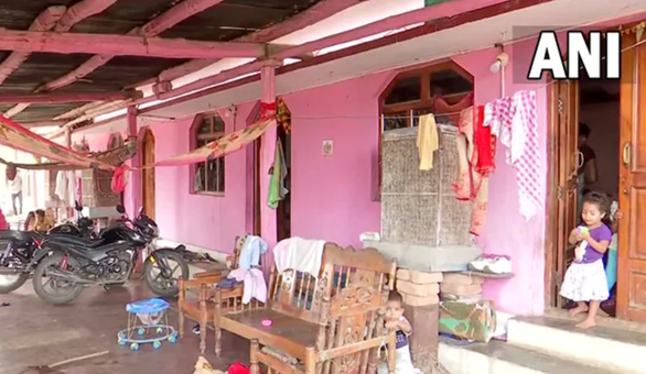 Vợ chồng sống cùng một ngôi nhà nhưng ở hai bang khác nhau - Ảnh 1. Vợ chồng sống cùng một ngôi nhà nhưng ở hai bang khác nhau - Ảnh 1.