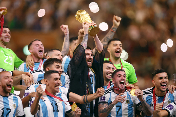Messi cùng Argentina vô địch World Cup 2022 - Ảnh 1.