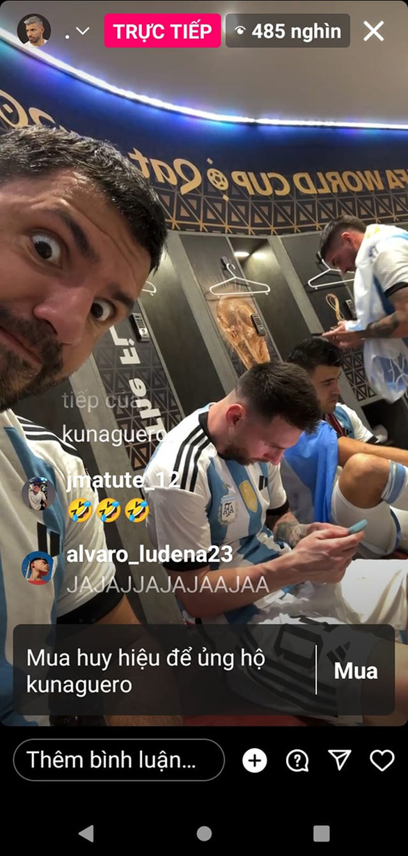 Loạt ảnh chứng minh streamer Kun Aguero là bậc thầy ăn ké tuyển Argentina! - Ảnh 1.
