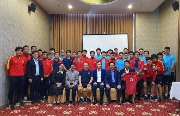 Đội trưởng Hùng Dũng: Hy vọng đội tuyển Việt Nam sẽ đăng quang AFF Cup 2022 - Ảnh 2. Đội trưởng Hùng Dũng: Hy vọng đội tuyển Việt Nam sẽ đăng quang AFF Cup 2022 - Ảnh 2.