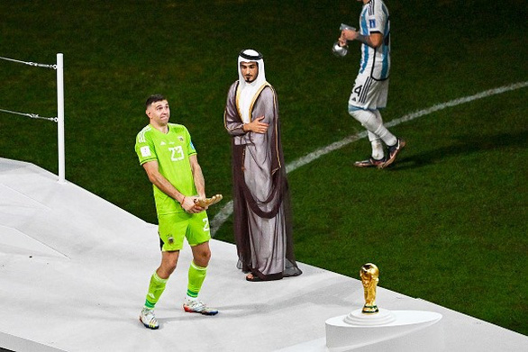 Thủ môn Argentina ăn mừng gây tranh cãi nhất World Cup 2022 - Ảnh 1.