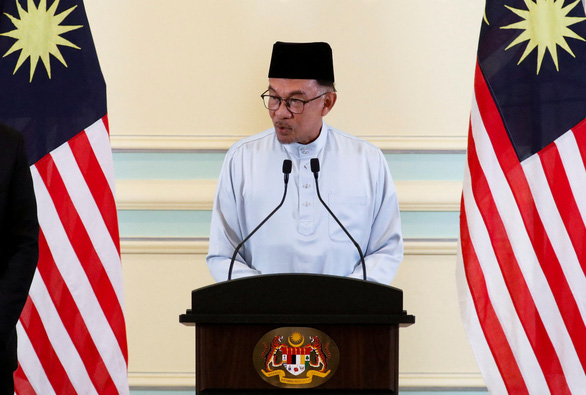 Tân thủ tướng Malaysia kiêm luôn chức bộ trưởng tài chính - Ảnh 1.