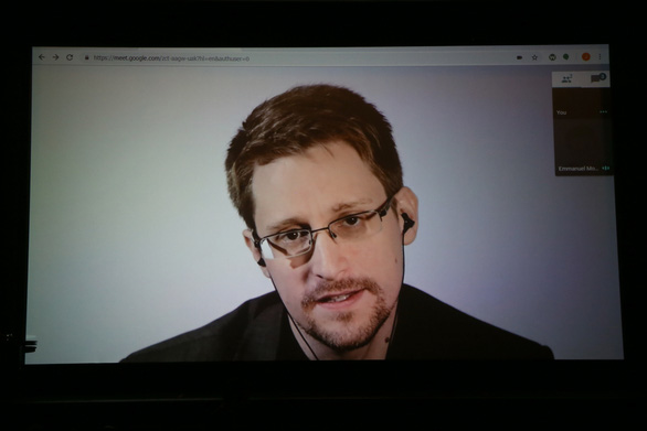 Người thồi còi Edward Snowden biết ơn khi trở thành công dân Nga - Ảnh 1.