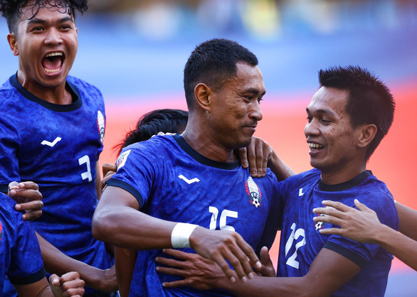 Campuchia bất ngờ đá bại Philippines - Ảnh 1.