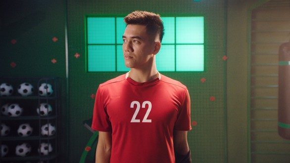 Bộ ba hot nhất nhì showbiz Trúc Nhân - Thùy Tiên - Tiến Linh khuấy động trong MV Why not - Ảnh 5. Bộ ba hot nhất nhì showbiz Trúc Nhân - Thùy Tiên - Tiến Linh khuấy động trong MV Why not - Ảnh 5.