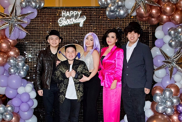 Ảnh vui sao Việt 20-12: Đàm Vĩnh Hưng thân thiết bên Tuấn Hưng - Ảnh 10. Ảnh vui sao Việt 20-12: Đàm Vĩnh Hưng thân thiết bên Tuấn Hưng - Ảnh 10.