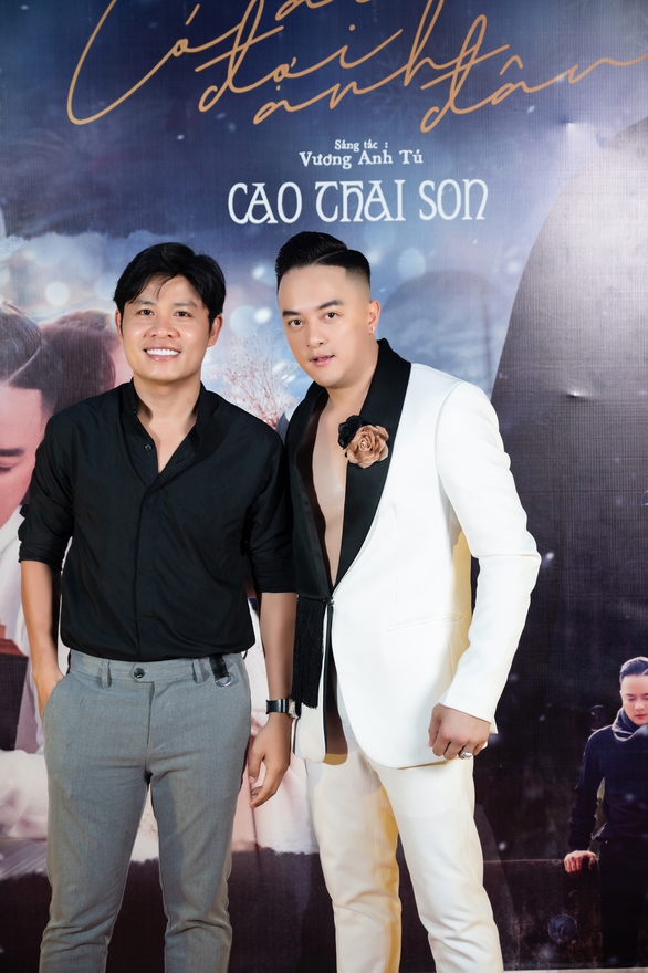 Cao Thái Sơn và Nguyễn Văn Chung vẫn là ‘anh em tốt’ sau ồn ào bán hit? - Ảnh 1. Cao Thái Sơn và Nguyễn Văn Chung vẫn là ‘anh em tốt’ sau ồn ào bán hit? - Ảnh 1.