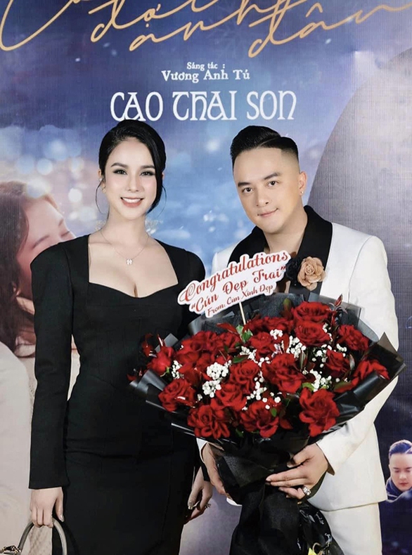 Ảnh vui sao Việt 23-12: Lệ Quyên và tình trẻ hội ngộ vợ chồng Ngô Thanh Vân - Ảnh 5. Ảnh vui sao Việt 23-12: Lệ Quyên và tình trẻ hội ngộ vợ chồng Ngô Thanh Vân - Ảnh 5.