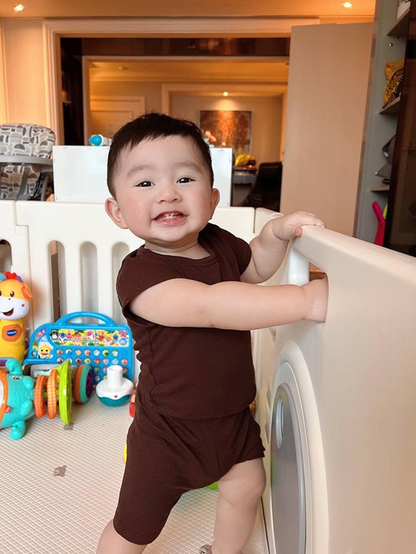 Ảnh vui sao Việt 23-12: Lệ Quyên và tình trẻ hội ngộ vợ chồng Ngô Thanh Vân - Ảnh 6. Ảnh vui sao Việt 23-12: Lệ Quyên và tình trẻ hội ngộ vợ chồng Ngô Thanh Vân - Ảnh 6.