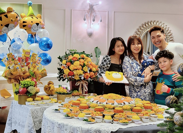 Ảnh vui sao Việt 23-12: Lệ Quyên và tình trẻ hội ngộ vợ chồng Ngô Thanh Vân - Ảnh 9. Ảnh vui sao Việt 23-12: Lệ Quyên và tình trẻ hội ngộ vợ chồng Ngô Thanh Vân - Ảnh 9.
