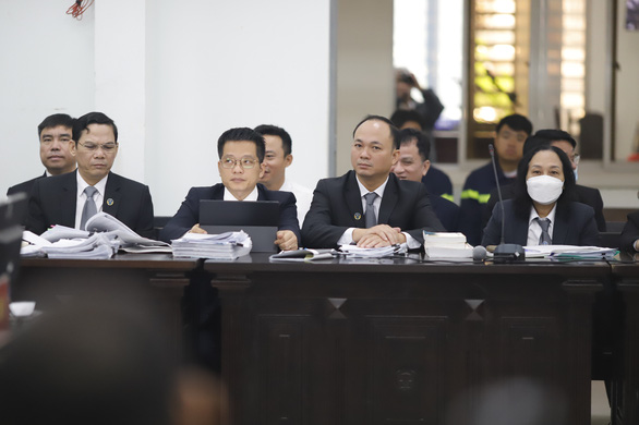 Cựu chủ tịch Lê Đức Vinh vắng mặt trong phiên xử vụ ‘đất vàng’ Trường Chính trị tỉnh Khánh Hòa - Ảnh 2.