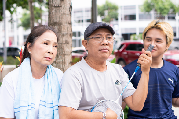 Ở tuổi U60, nghệ sĩ Trung Dân cũng lo lắng về ngoại hình như ai - Ảnh 5. Ở tuổi U60, nghệ sĩ Trung Dân cũng lo lắng về ngoại hình như ai - Ảnh 5.