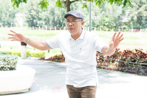 Ở tuổi U60, nghệ sĩ Trung Dân cũng lo lắng về ngoại hình như ai - Ảnh 6. Ở tuổi U60, nghệ sĩ Trung Dân cũng lo lắng về ngoại hình như ai - Ảnh 6.