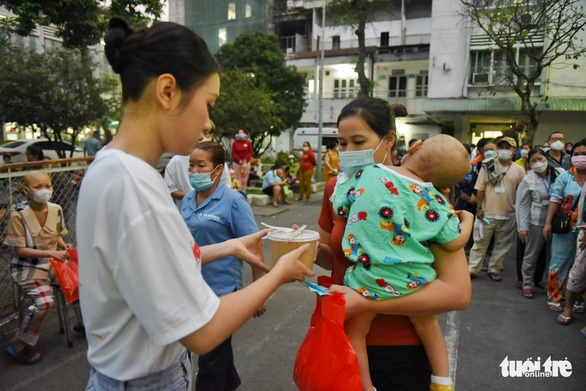 Ấm áp ngày Giáng sinh cùng phở yêu thương - Ảnh 3. Ấm áp ngày Giáng sinh cùng phở yêu thương - Ảnh 3.