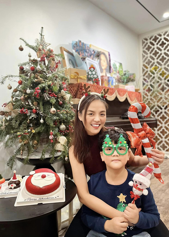 Ảnh vui sao Việt 25-12: Sao Việt quây quần bên gia đình đón Giáng sinh - Ảnh 9.