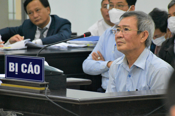 Hai cựu chủ tịch UBND tỉnh Khánh Hòa bị đề nghị 6 - 8 năm tù - Ảnh 3.