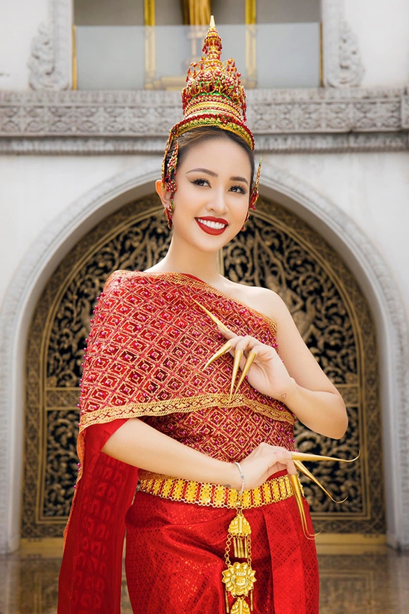 Ảnh vui sao Việt 28-12: Võ Hoàng Yến uống ‘trà giải nghiệp’ cuối năm - Ảnh 3. Ảnh vui sao Việt 28-12: Võ Hoàng Yến uống ‘trà giải nghiệp’ cuối năm - Ảnh 3.